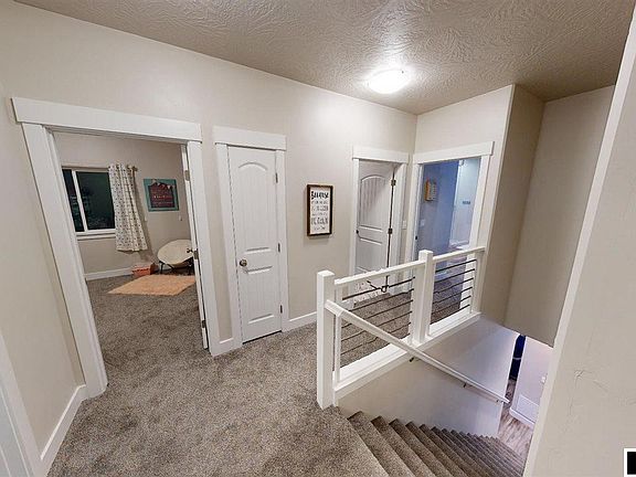 4th image of 620 Lynn Ct
