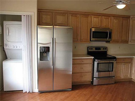 4th image of 6050 SE Martinique Dr APT 202