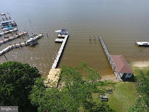 2nd image of 40328 Waterview Dr
