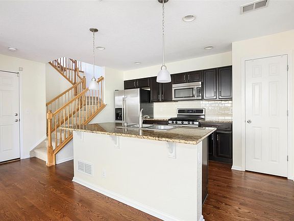 4th image of 2960 N Alton Ct