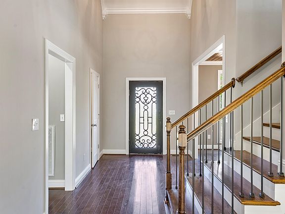 5th image of 117 Highland Ridge Dr