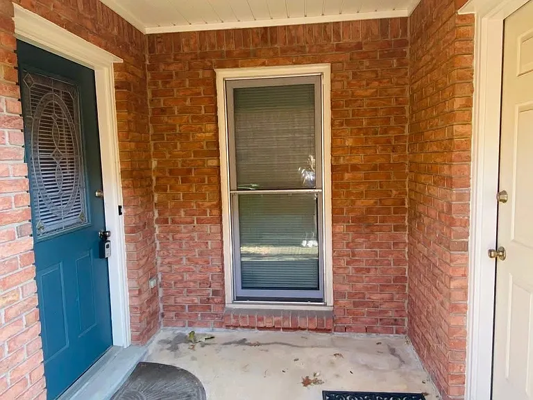 1404 Prairie Ln — Photo 3