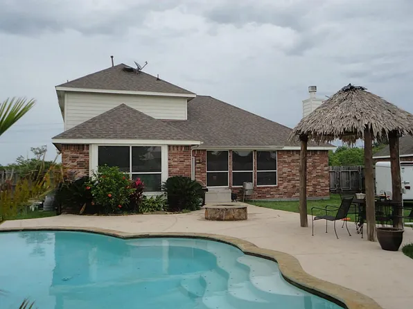 605 Pelican Harbour Dr, Texas City, TX 77590