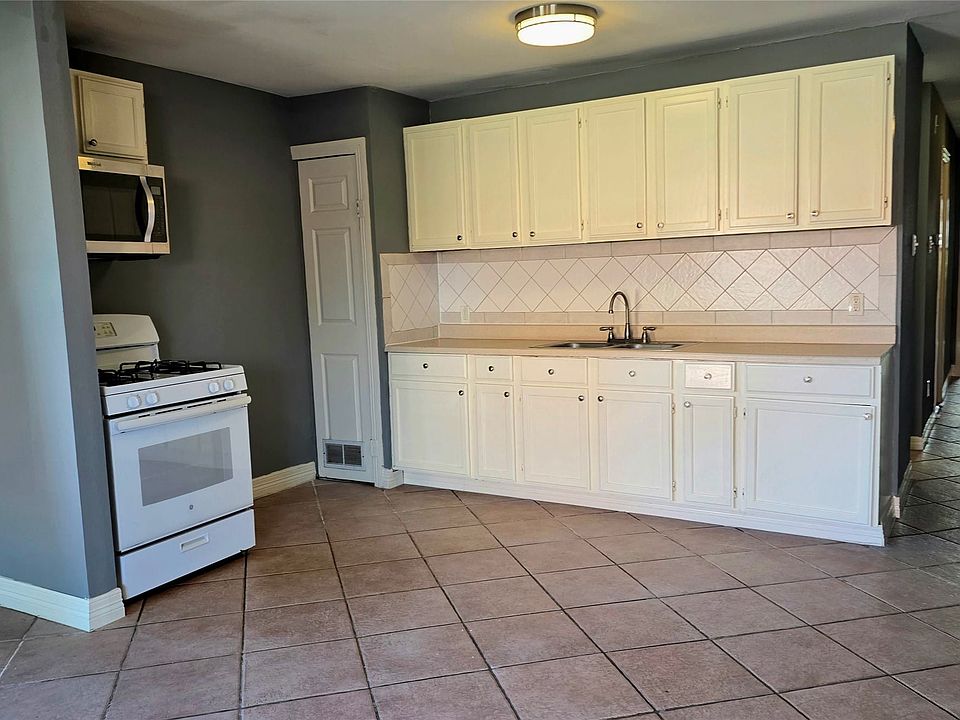 1st image of 1417 College St