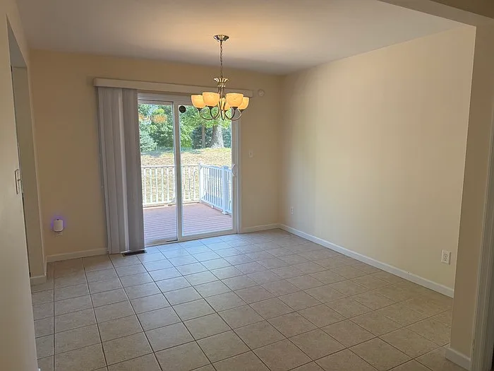 3 bed, 4.0 bath, 2142 sqft, $3,100 — Photo 4