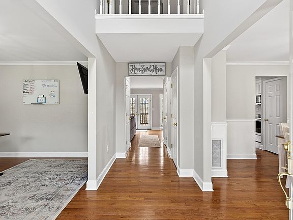 5th image of 200 Kansas Ln SE