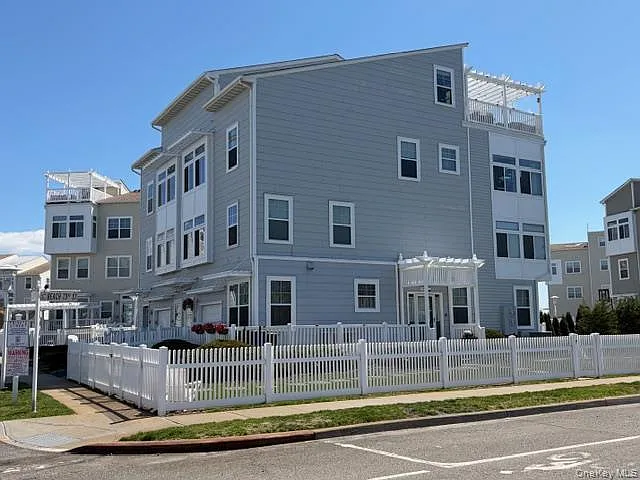 3 bed, 2.0 bath, 1800 sqft, $4,500 — Photo 2