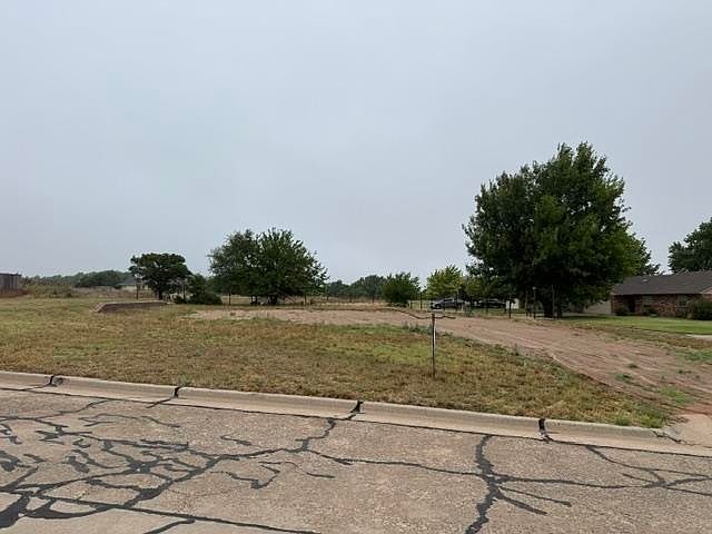 2nd image of 1803 Meadowlake Dr