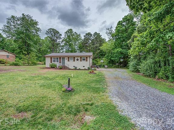 2nd image of 603 S Skyland Dr