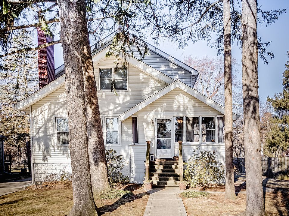1st image of 426 S Villa Ave