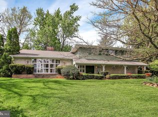 469 Summit Dr, Red Lion, PA 17356