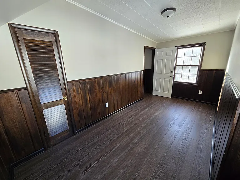 1305 Collegewood St — Photo 12