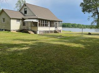 112 E 2nd St, Depue, IL 61322