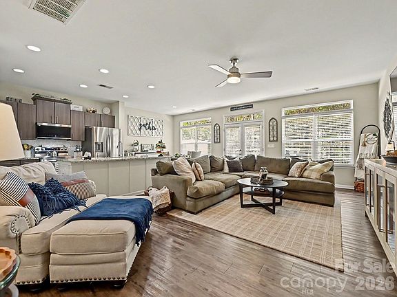 5th image of 2704 Cregstone Way