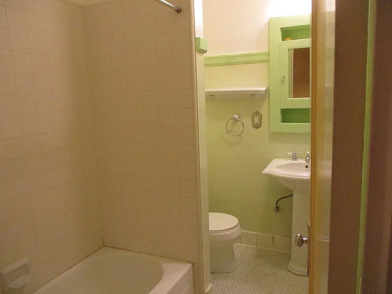 470 S 3rd St #2 — Photo 16