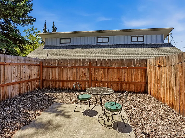 1830 W Maxwell Ave #2 — Photo 14