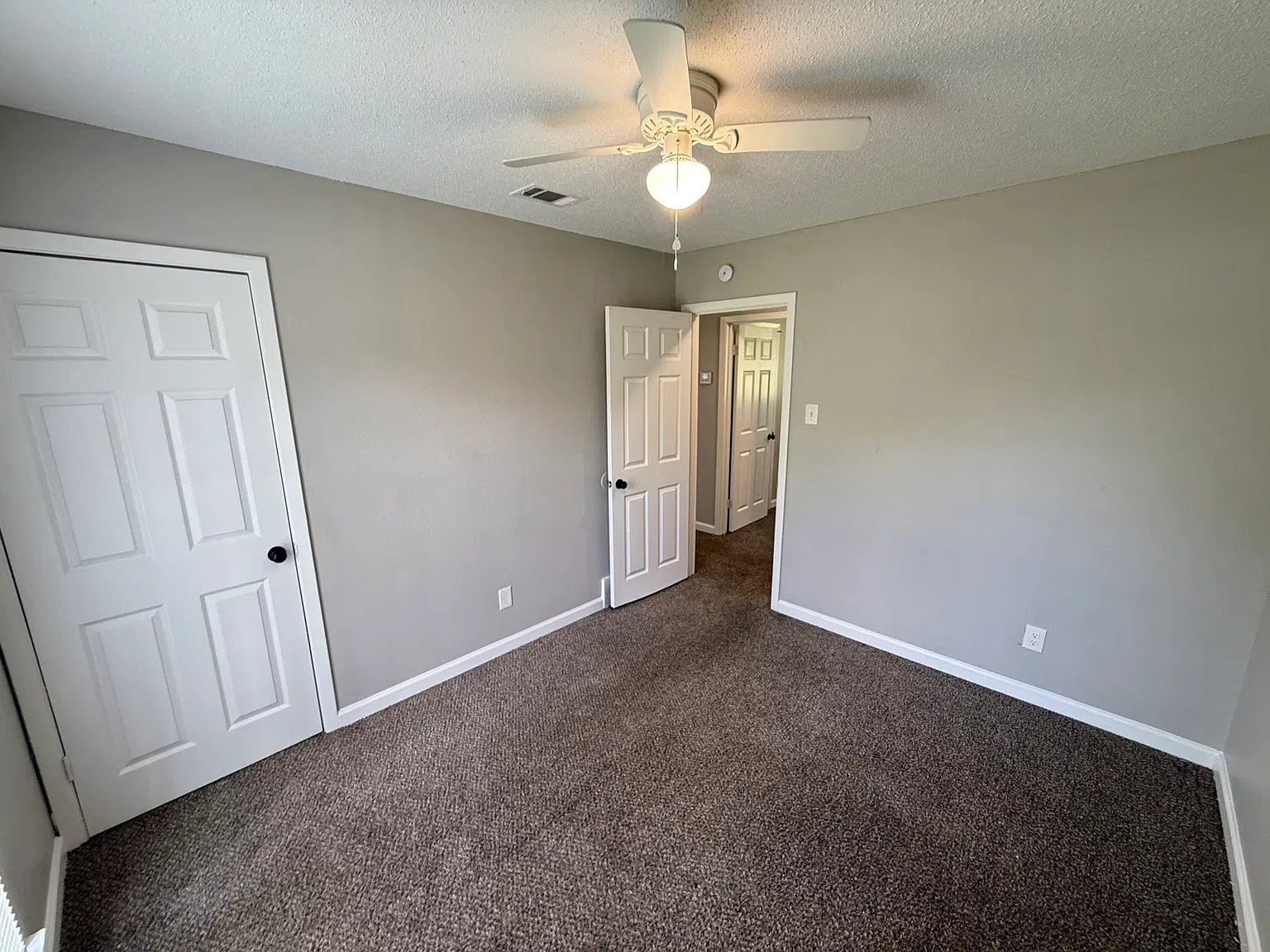 735 Farris Rd — Photo 4