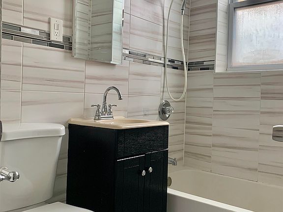 4th image of 7411 Boulevard East APT 202