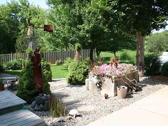 4th image of 21319 Charcoal Ave