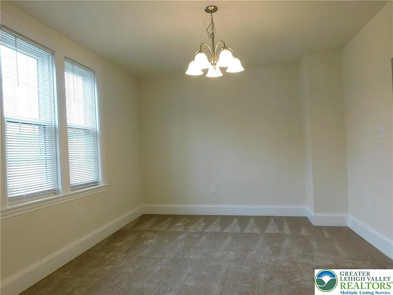 68 W Union Blvd — Photo 10
