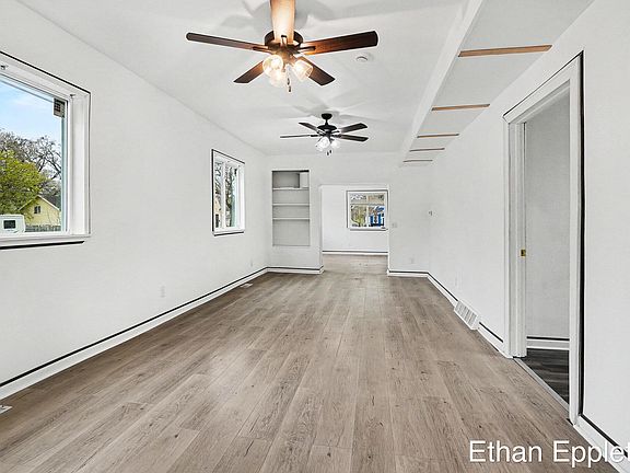 2nd image of 2837 5th St