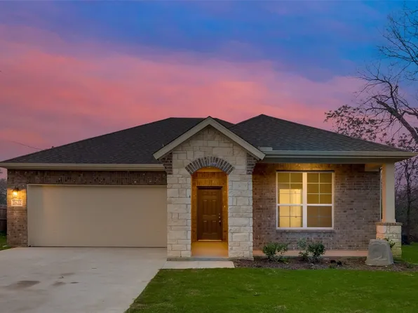 2822 Silver St, Greenville, TX 75401