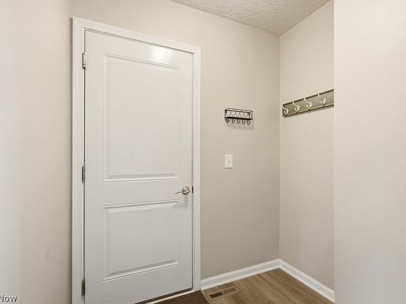 4th image of 6562 Wisteria Ln