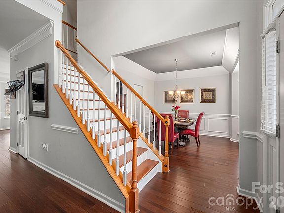 3rd image of 6714 Reedy Creek Rd