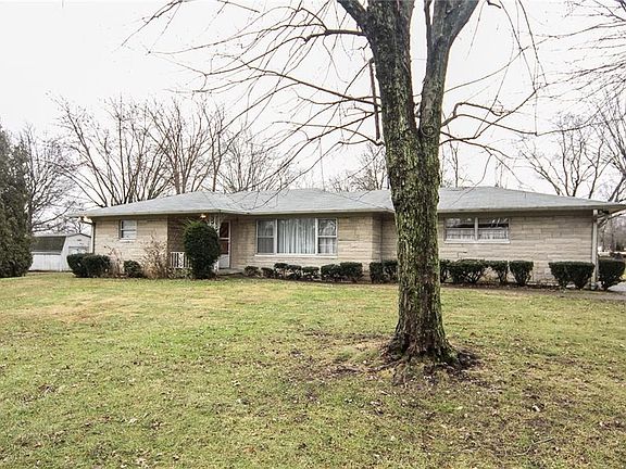 2nd image of 1095 N Hathaway Dr