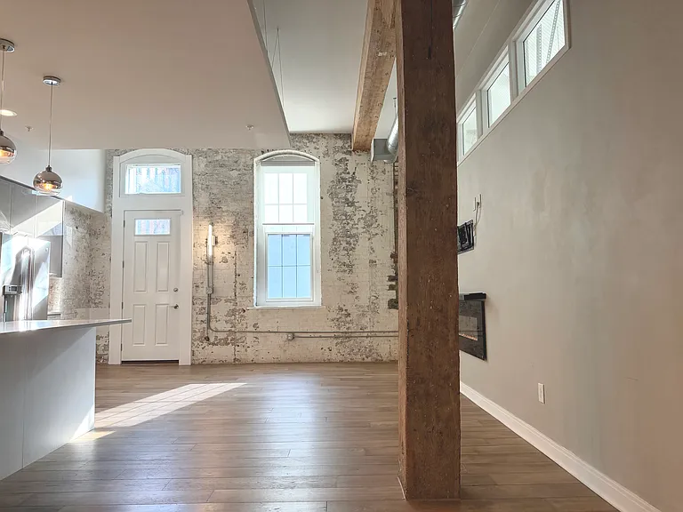 813 Broadway St #101 — Photo 9