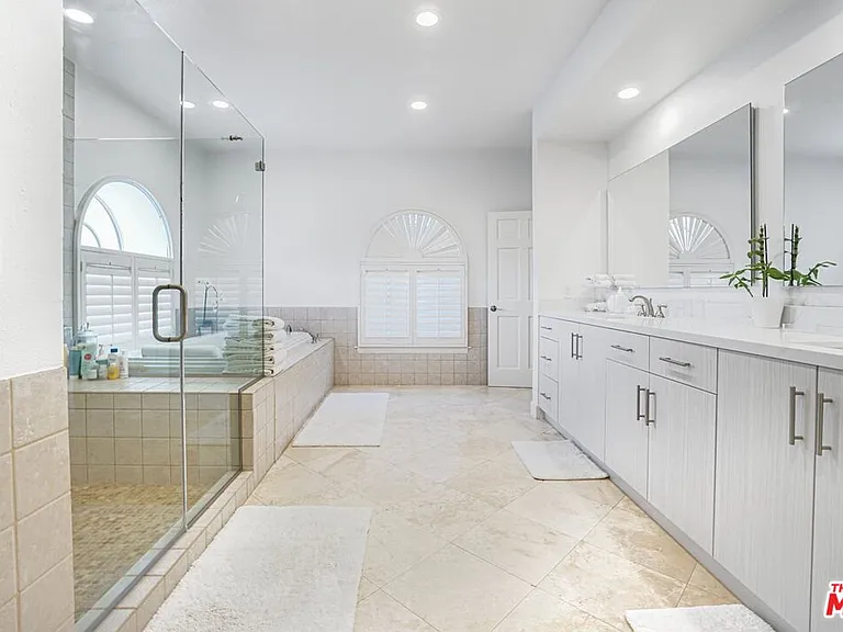 3485 Ridgeford Dr — Photo 35