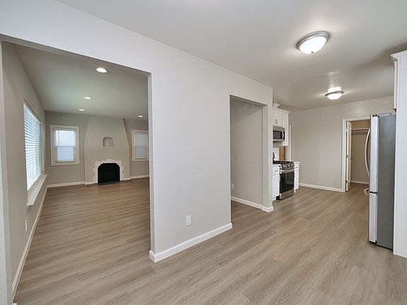 4th image of 378 N Delaware St APT 5
