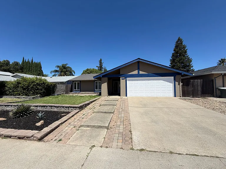 9663 Elmira Cir — Photo 1