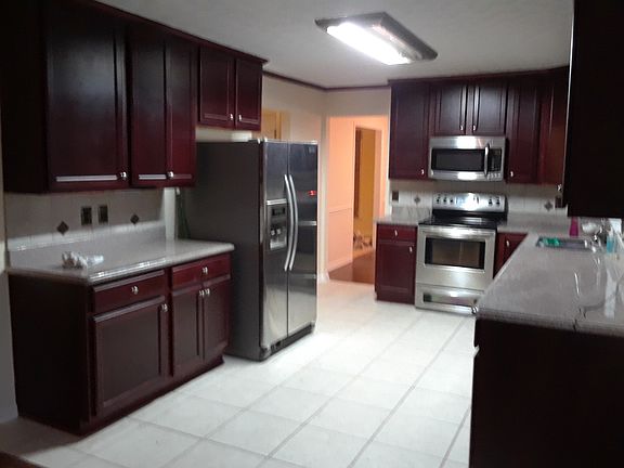 5th image of 2539 Fieldstone Dr SE