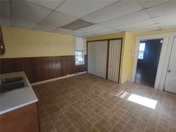 4th image of 410 Wampum Ave