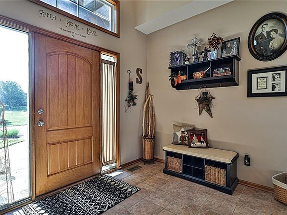 4th image of 4236 NE Suwannee Dr