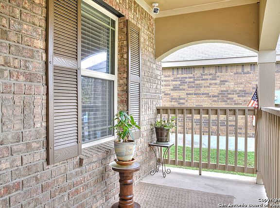 3rd image of 521 Saddlehorn Way