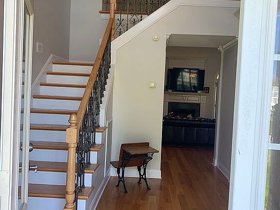 3rd image of 101 Pacific Ave