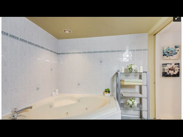 32 Blue Spruce Ln — Photo 13