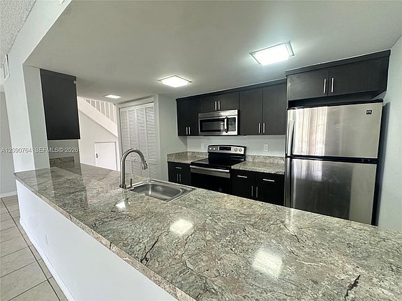 5th image of 6848 SW 37th St #10-D
