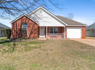 216 Wembley Dr, Warner Robins, GA 31088