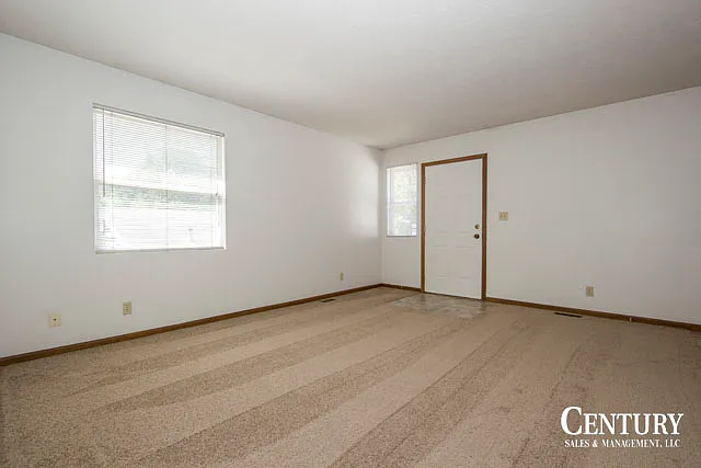 951 Furnas Ave — Photo 11