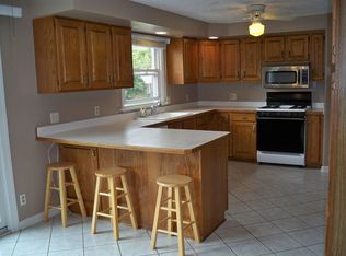 1001 Silvercrest Dr, Webster, NY 14580