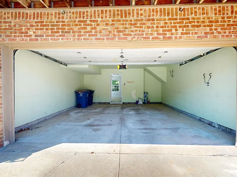 2813 Barclay Way — Photo 23