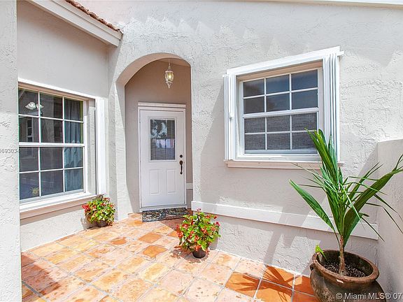 5th image of 1030 NW 191st Ave