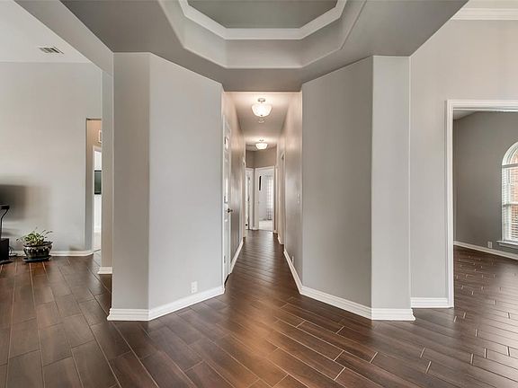 5th image of 1206 Dover Heights Trl