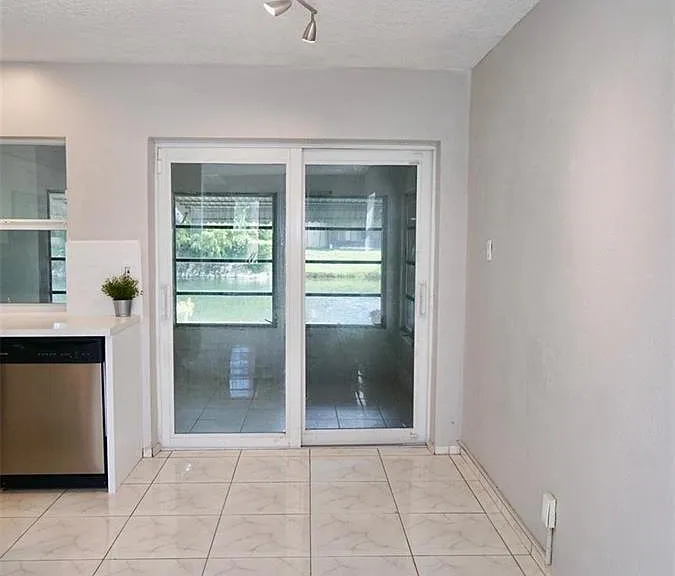 5908 NW 81st Ave — Photo 17