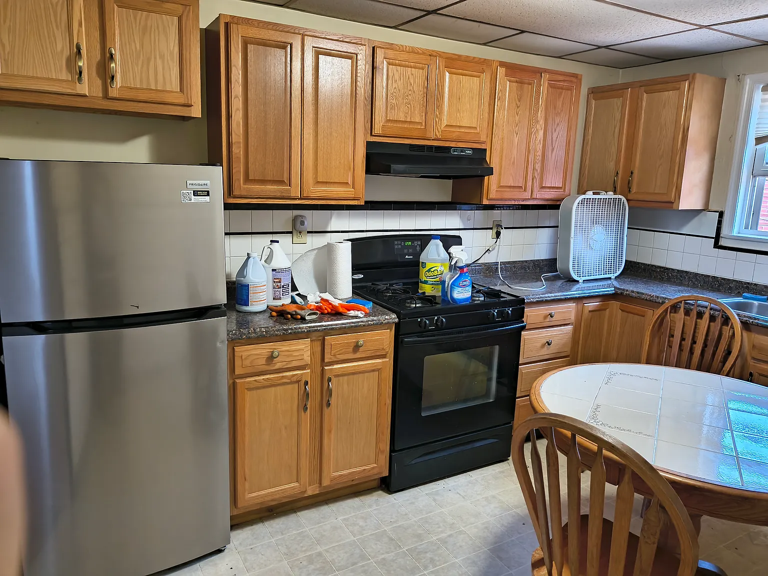 2 bed, 900 sqft, $1,400 — Photo 4