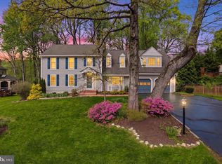 10818 Fieldwood Dr, Fairfax, VA 22030
