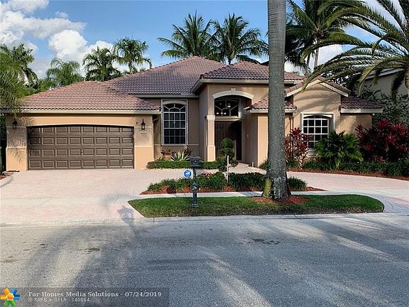 2nd image of 2566 Jardin Ct